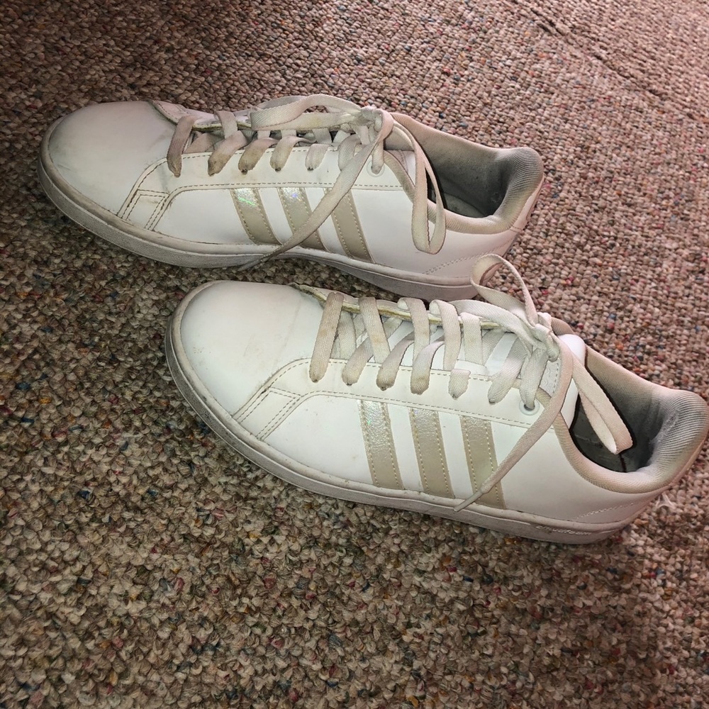 White adidas superstars